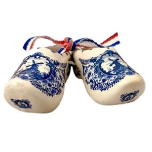 LAST CHANCE SALE!Holland Dutch Delftblue Mini Ceramic Clogs Decorative Ornament